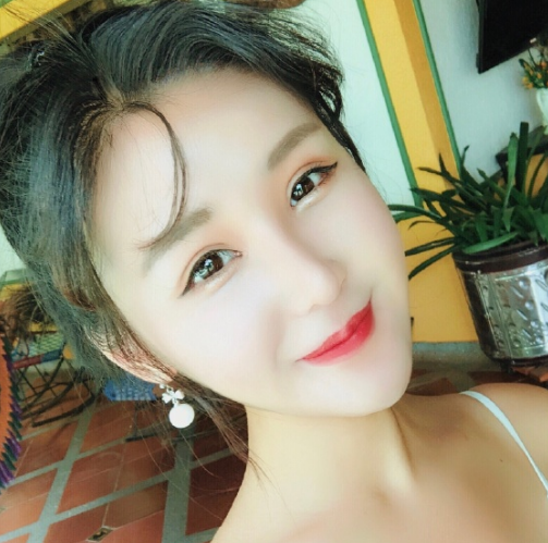 李幼恩情人节晒妈,自称已经很久没恋爱了,网友:你那个外国男朋友呢