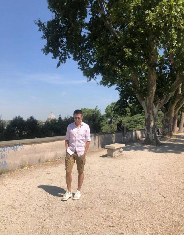 汪小菲怨大s从不点赞,怒晒18年前帅照pk木村拓哉,别说,还真帅