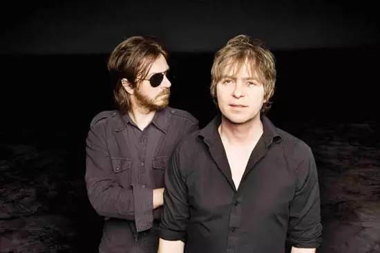 主唱彼得与主音吉他沃尔科,愚人花园的创始人,也是乐队的绝对核心.