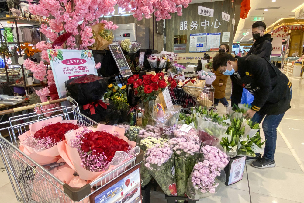 受疫情影响 郑州花卉市场遇冷 一花店女老板说 生命比赚钱重要 腾讯新闻