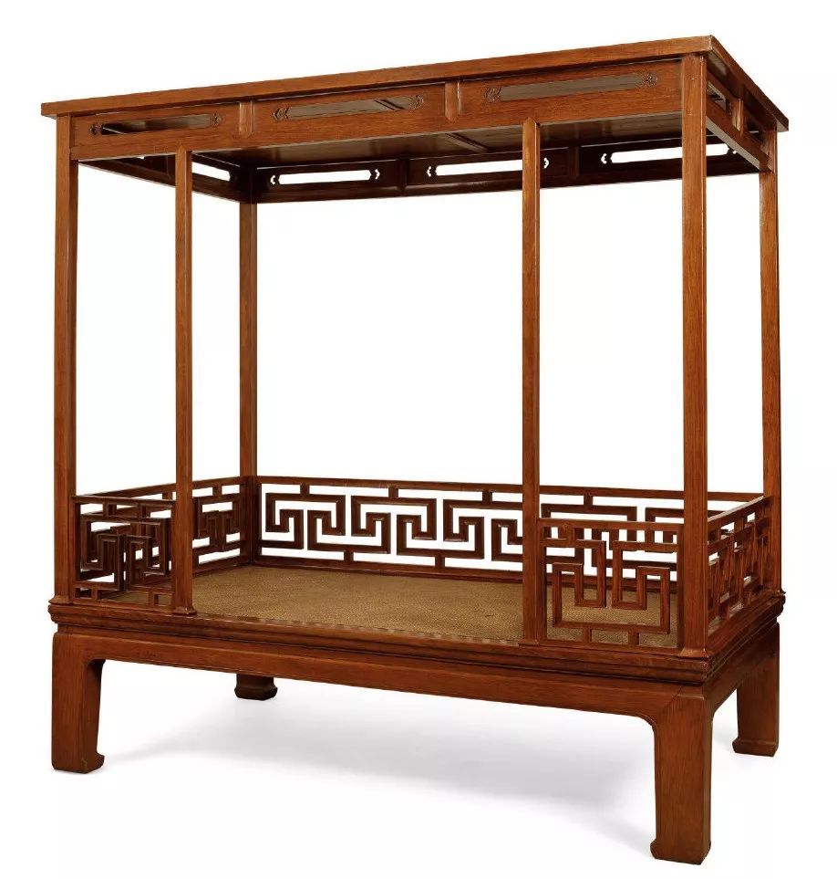 还有的采用空与空之间的细密排列,如明式家具上常见的连续图案,这些