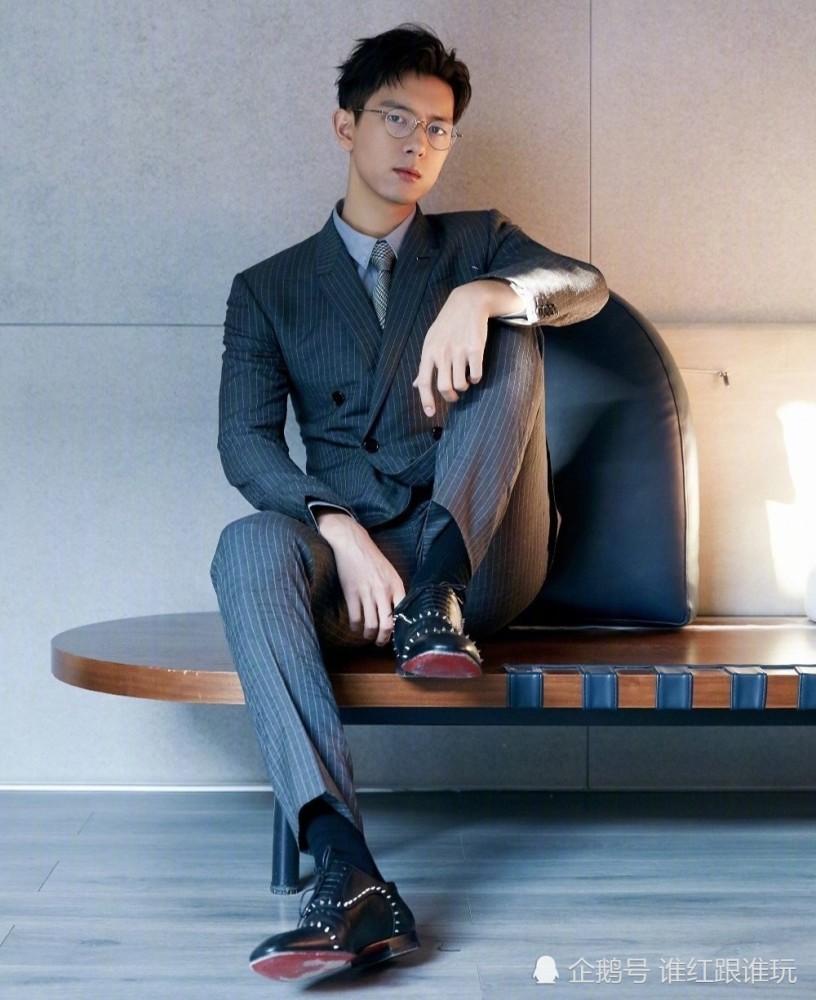 李现发照却被质疑文案太开放?不愧是荷尔蒙爆发的现男友