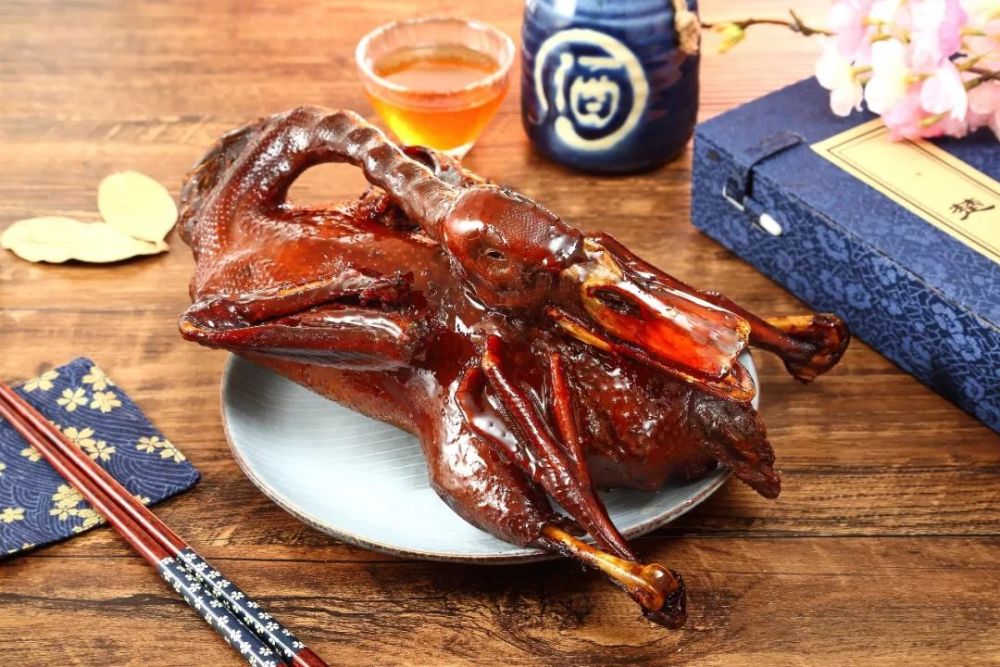 乌镇秘制醇香酱鸭,源自百年"三珍斋",酱香四溢,鲜香满口!