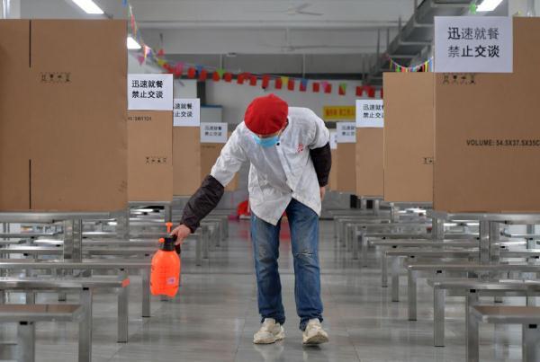 彭昭之 摄2月14日,在位于南昌市国家高新技术开发区的欧菲光集团股份