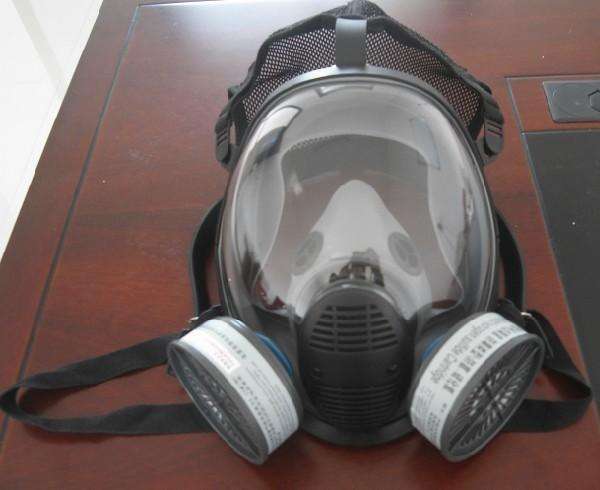 防毒面具如今经过一个世纪的发展,防毒面具虽然种类不一,但是基本上都