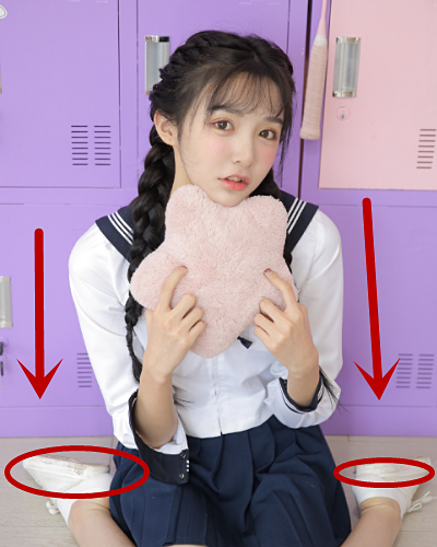 艾比晒照只顾秀好体型却展示出45码大脚还说自己不是糙汉子