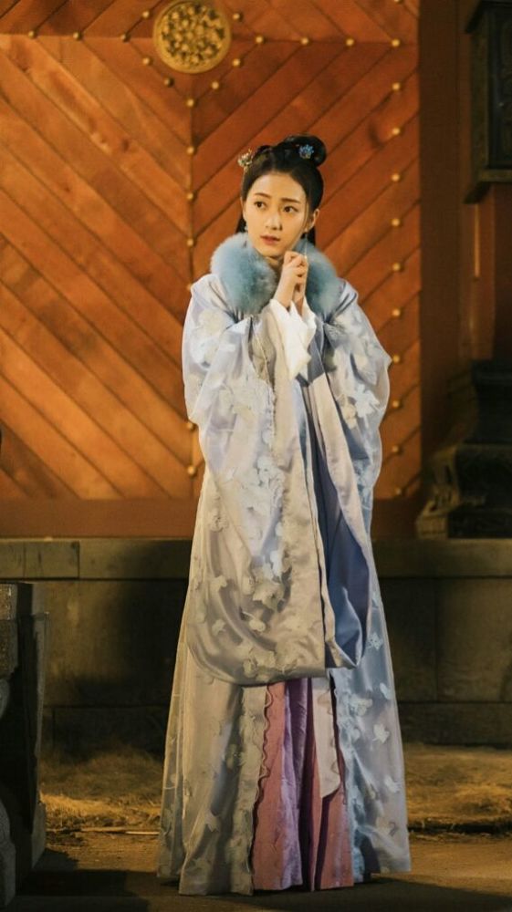 《东宫》赵瑟瑟:她以为孤注一掷的爱情到头不过是一场独角戏_腾讯新闻