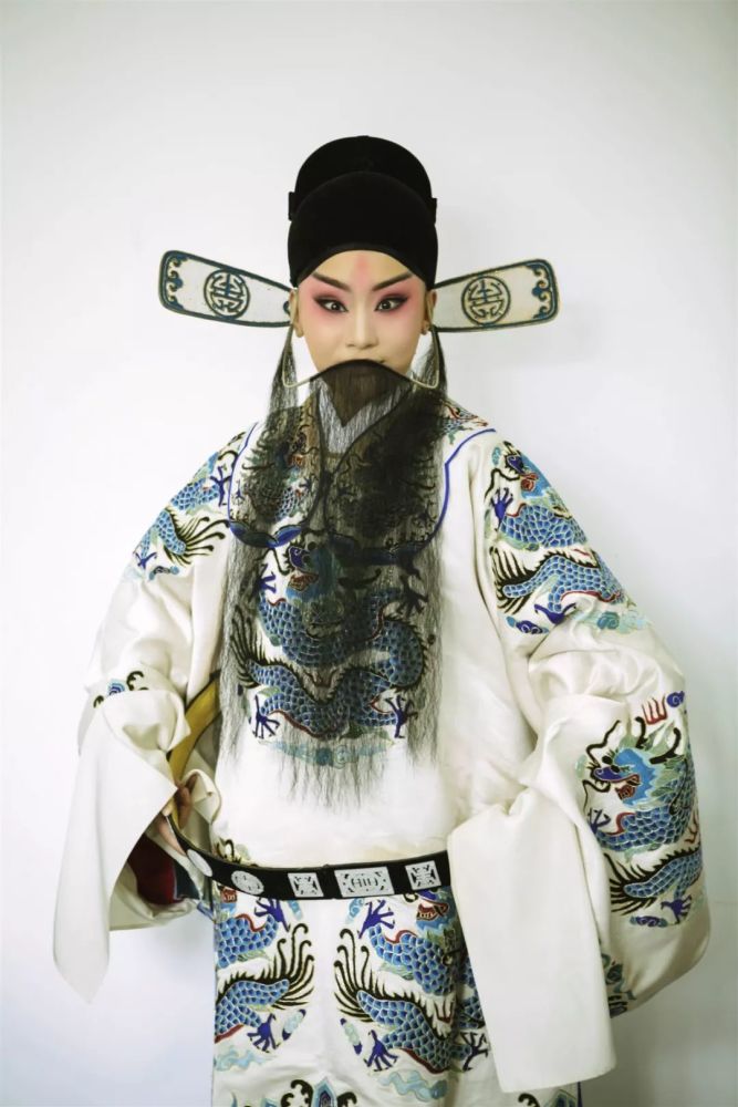 陈亭挥着胡子的女孩带您走近河北梆子老生