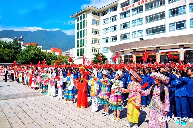 武汉你可收到大理州民中高三学子的心意