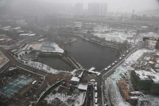 江苏连云港降大雪 整个城市犹如童话世界
