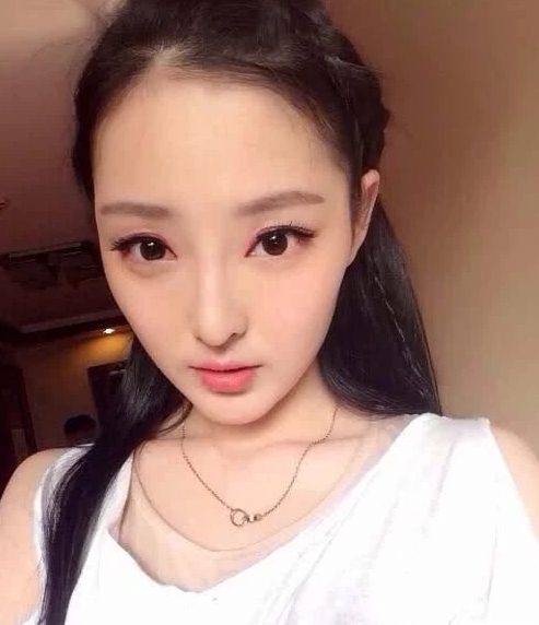 这个人便是董迎迎的扮