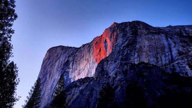 仅二月可见的火瀑布今年或消失,大批摄影师依