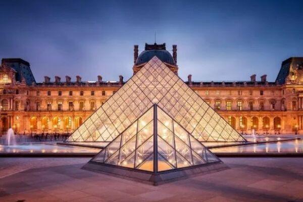 卡佩王朝(341年)卡佩王朝是法国历史第二个朝代,在加洛林王朝之后