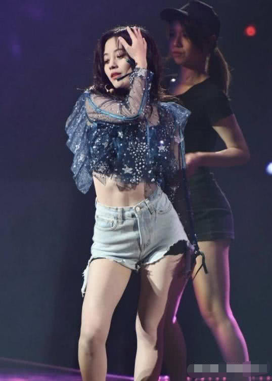 有一种安全裤叫鞠婧祎的安全裤永远只露半边太撩了