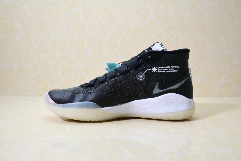 经久不衰的配色!杜兰特 年度最佳战靴 kd12 经典黑白开箱测评!