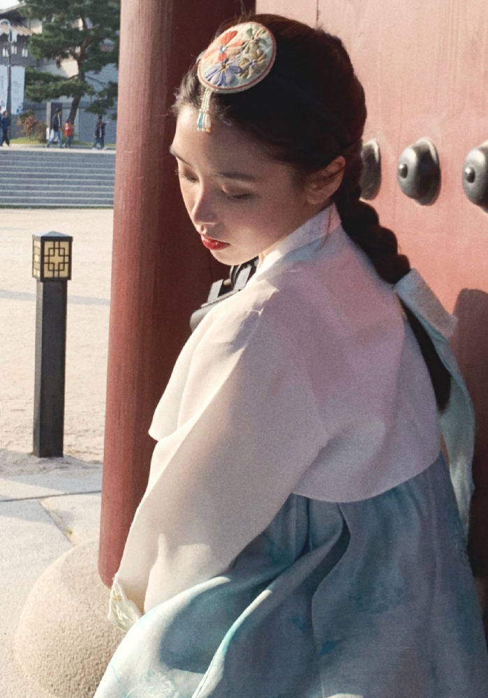 半藏森林为了复出真是狠特意关掉网红滤镜拍广告颜值却垮台了