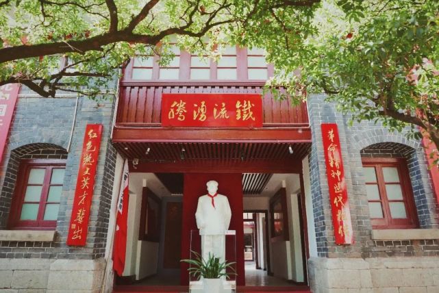 会泽的古城,草山,地缝,名村和红色文化教育基地等您来驻足休息,有温度