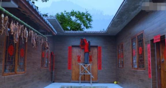 李子柒晒出自己的豪宅一个人住这么大的庄园感觉与世隔绝一样