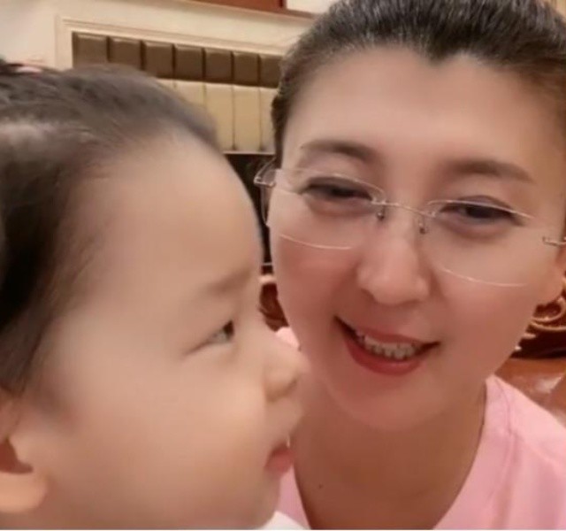 近照,当外婆的年纪拼二胎,与林越婚姻成谜