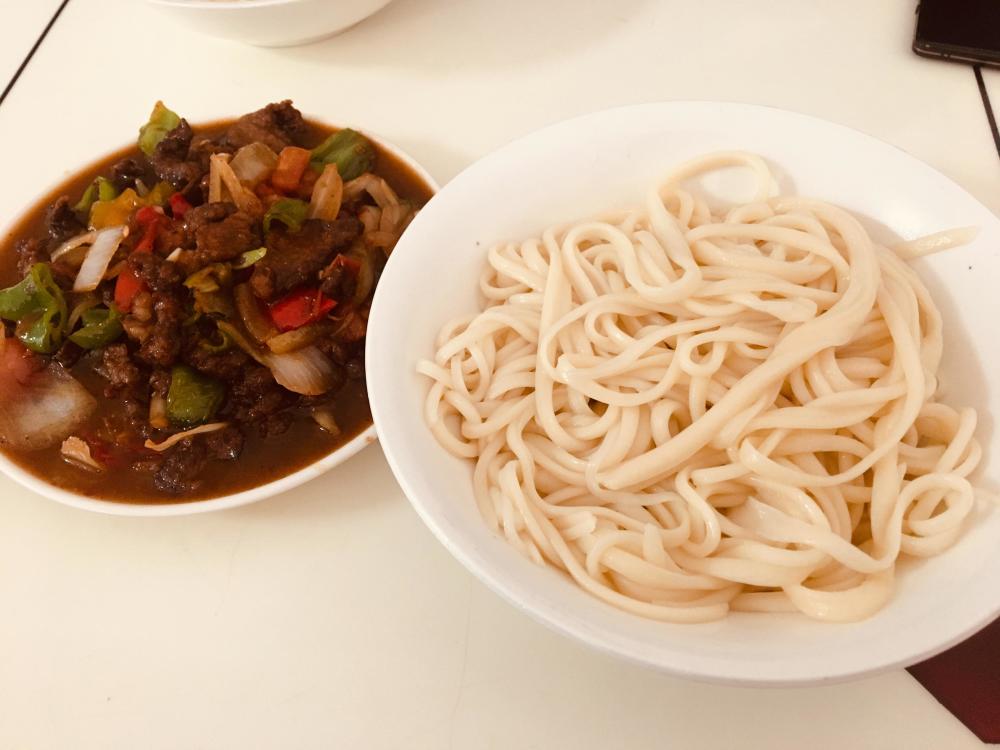 新疆最好吃的面:只要提起托克逊三个字,新疆人脑海里就冒出拌面_腾讯