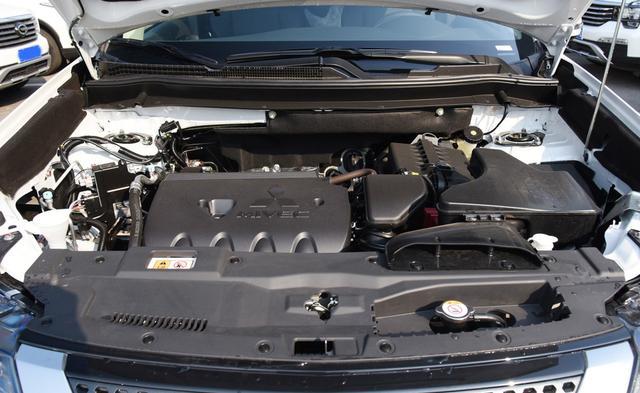 三菱欧蓝德发动机排量在2.0l以上,它油耗有多高?看车主们的回答