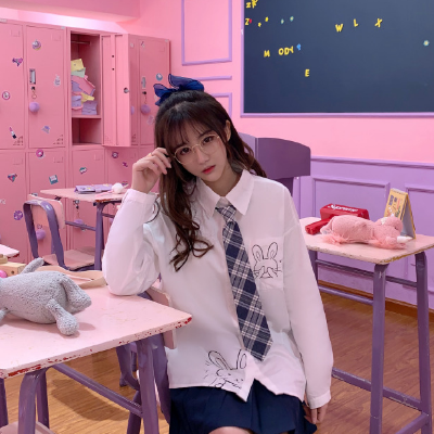 毛宸宸更新动态,却意外暴露杨清柠洛丽塔裙数量,说不羡慕是假的