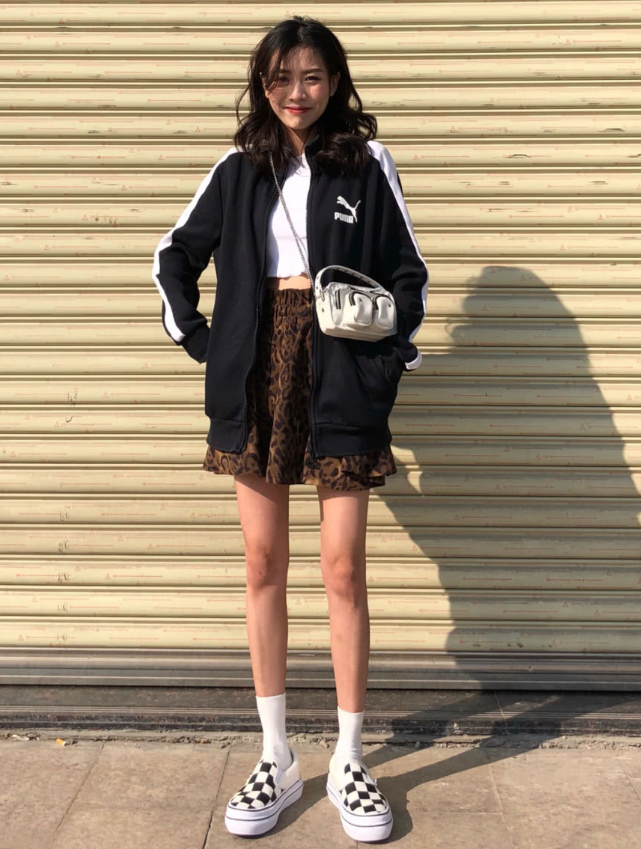 你get到万斯怎么穿了吗?这份00后的"穿搭秘籍"请接收