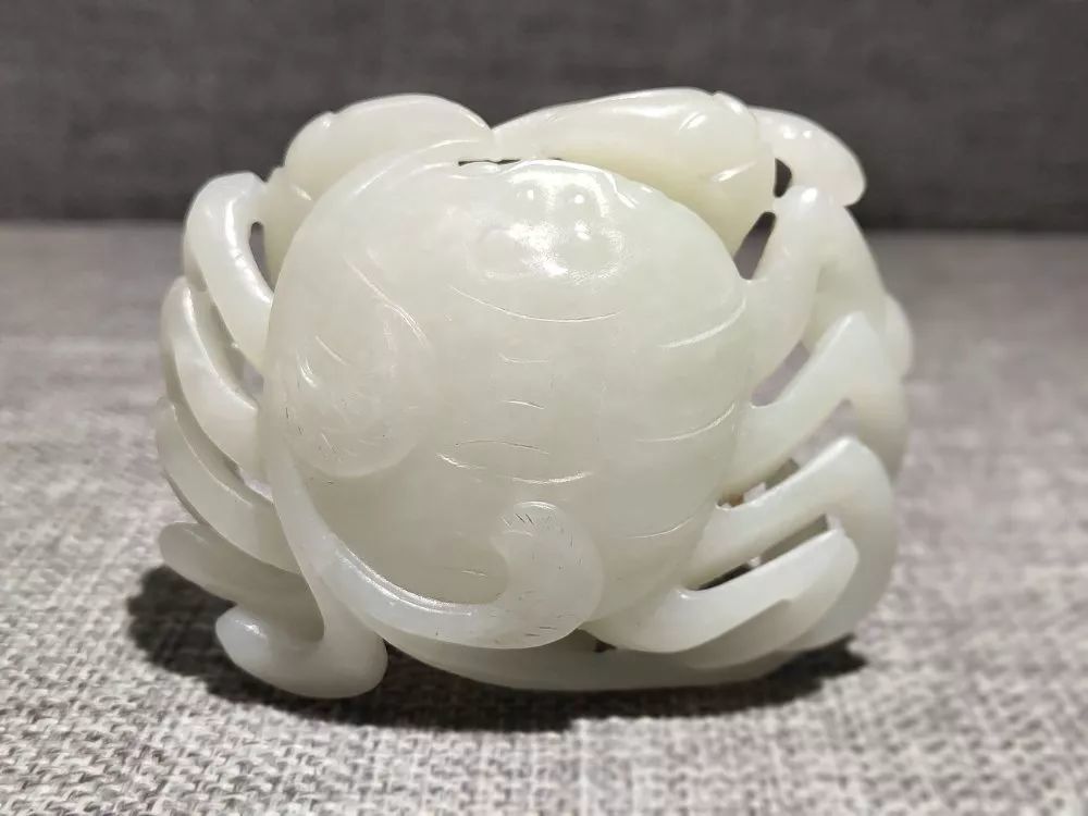 本周精品推荐清代玉蟹把件