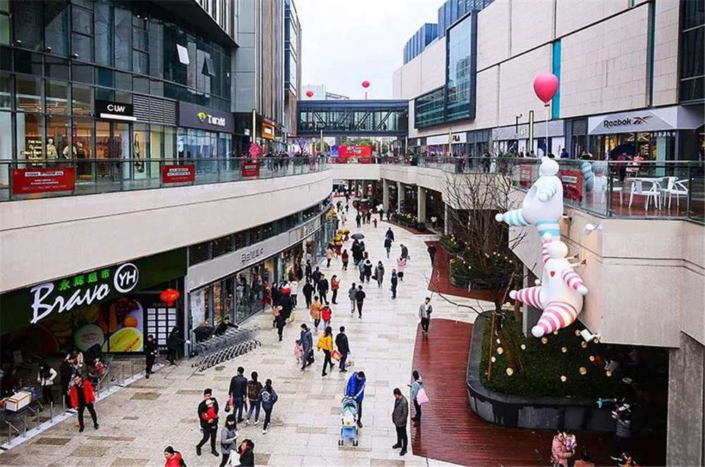 峡谷式下沉广场设计:带来自然氛围的宁波宝龙广场欣赏