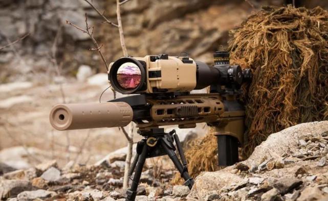 80倍放大全球倍率最高的狙击瞄准镜为何沦为橱柜展示品