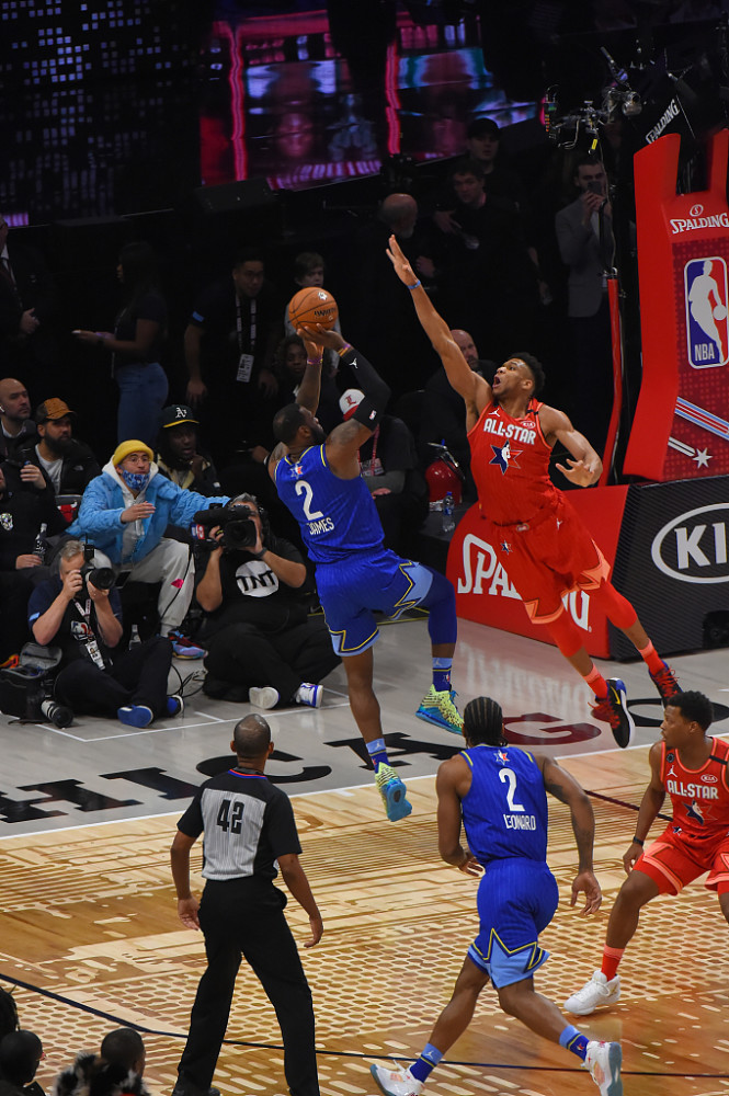 "字母哥"封盖詹姆斯.