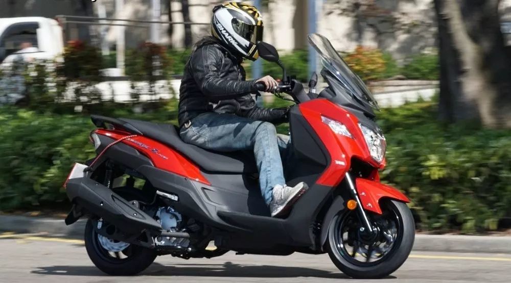 三阳最新300cc级大踏板joymax z 300i,的出现可以说是国内300cc级大