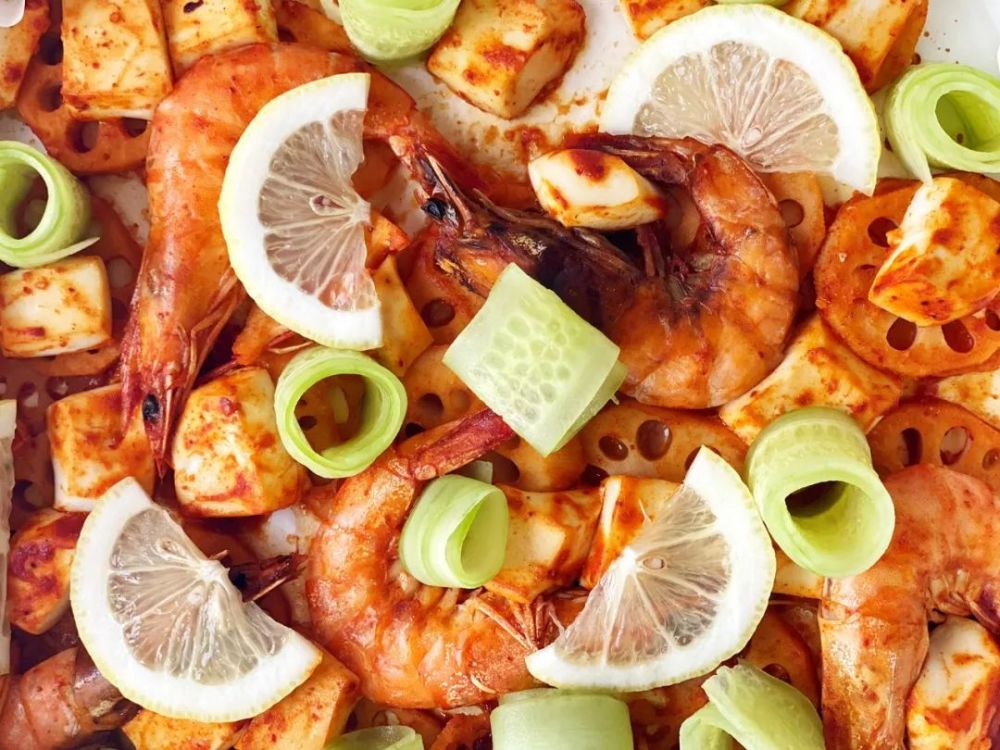 清新,爽脆,微辣,用这道风味浓郁,做法简单的辣烤藕虾来迎接初春吧!