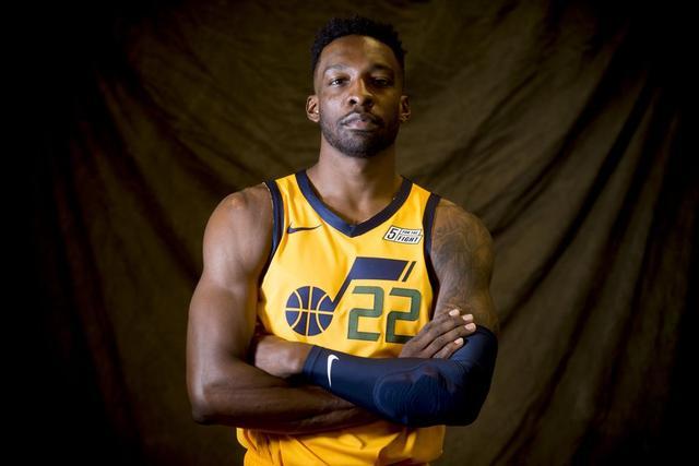 马刺送大礼扎心湖人!两大悍将驰援双mvp冲冠|湖人|德马雷·卡罗尔|马