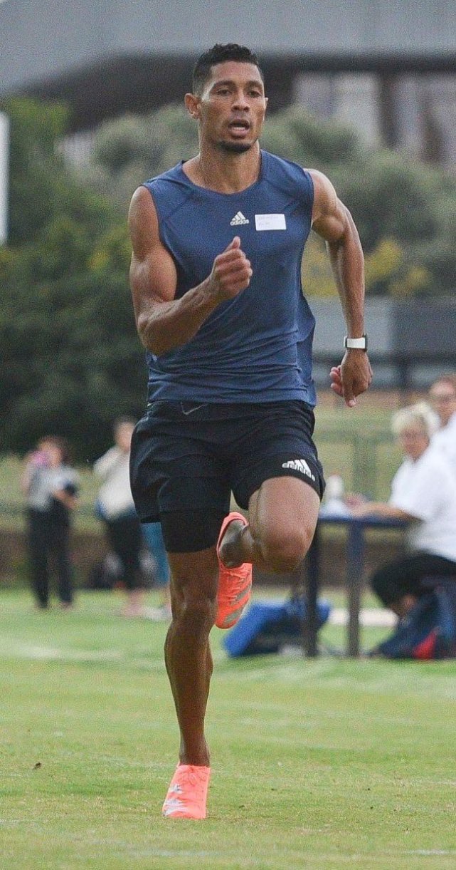 范尼凯克新冠检测阳性为失误操作 安然无事继续冲击43秒