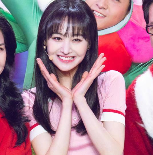 戚薇私下评价郑爽,她太爱考虑别人的感受,"暴瘦"原因很现实