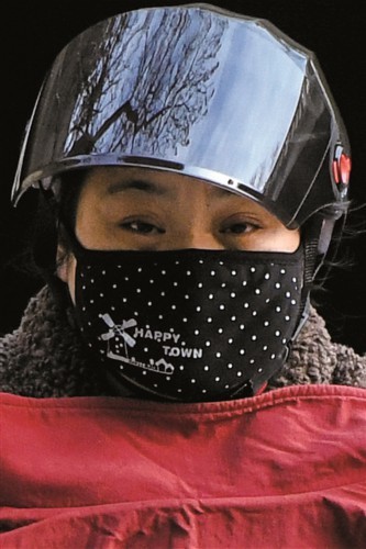 口罩面孔等到春暖花开摘下口罩尽情欢笑