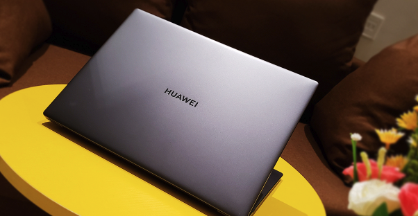 2016年第一款matebook,产品力虽然表现不错,但未能在出货量上斩获成绩