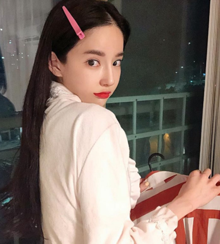 潘南奎的脸到底有多小?当她戴上口罩后,耳朵和眼睛都快被挡住了