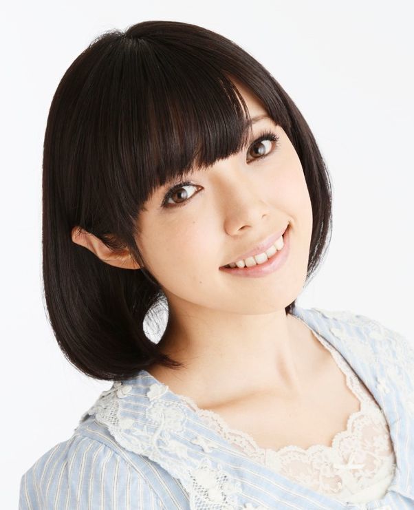 排行第三的佐藤聪美,她的声音清澈而美丽,温柔而富有包容力,这大概就