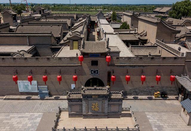 乔家大院那么有钱为什么日本却坐视不理专家门口的东西太讲究