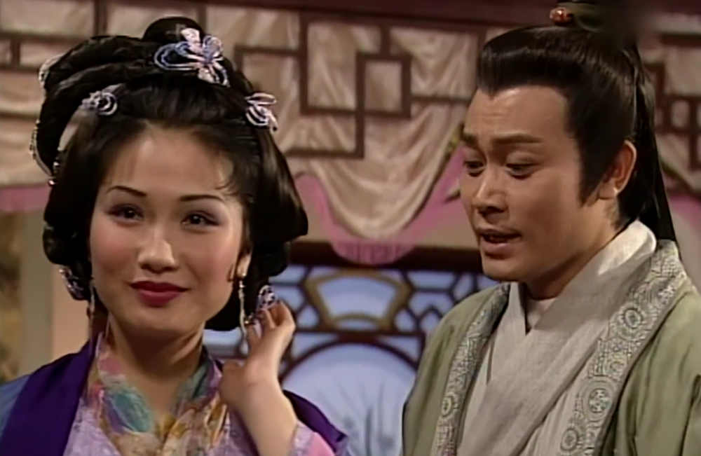 可偏偏在这两位妃子中,却出现了一个"芥蒂",她是杨玉环的三姐杨玉瑶