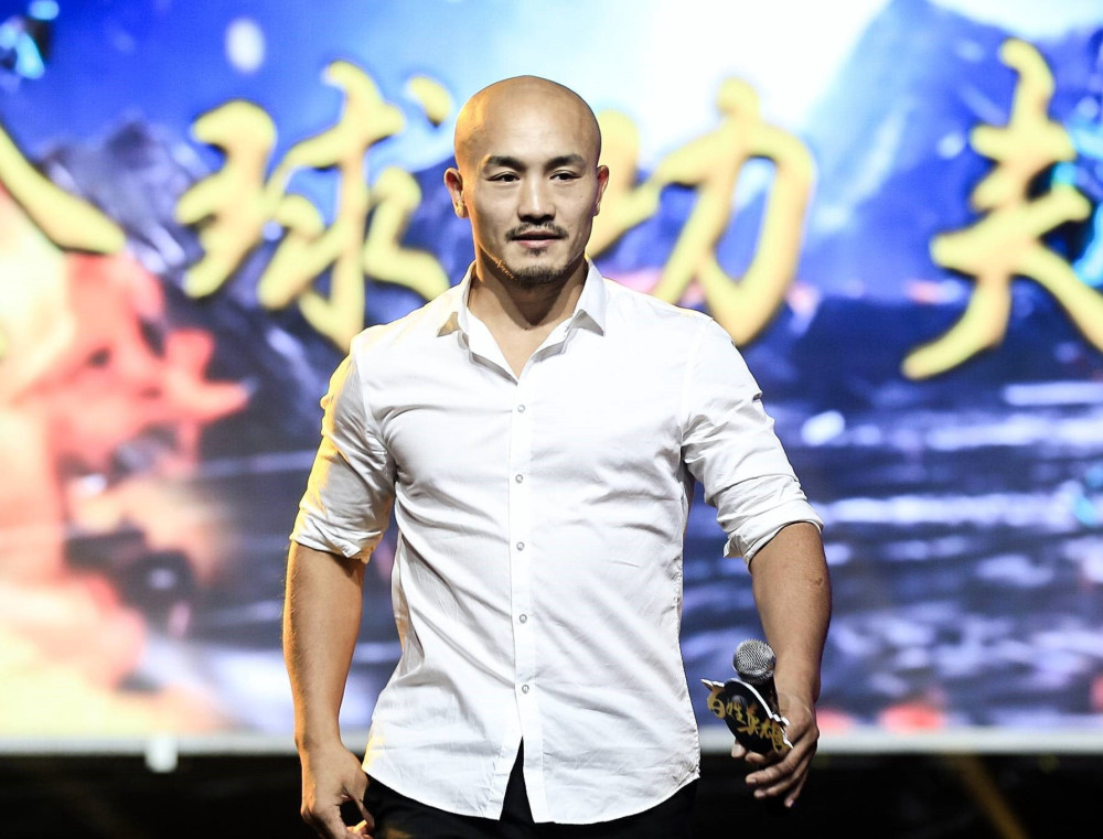 武僧一龙开直播怒怼李景亮和网友他真能打得过嘎子哥吗