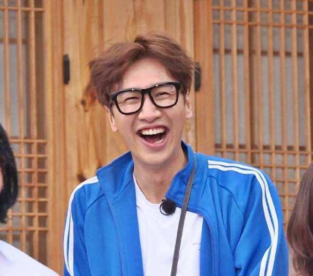 李光洙出车祸右脚骨折将做手术暂时缺席runningman录制