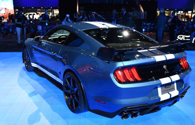 福特爆发了全新野马太帅314匹10at后桥锁看啥保时捷718