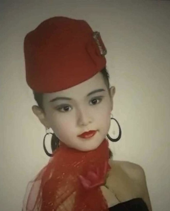 唐嫣孩子长什么样子?看到她小时候艺术照,突然