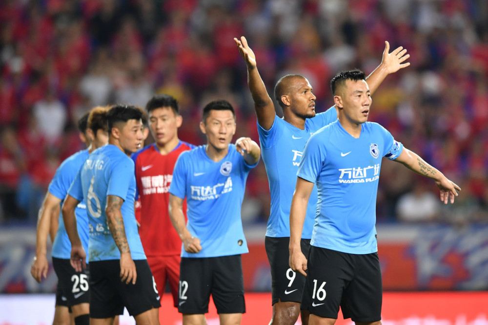 不再迷恋籍贯大连人引援只看潜力无愧于职业二字