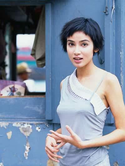 郑雪儿的这一次复出可以说事时隔了11年,之所以郑雪儿有这个决定其实