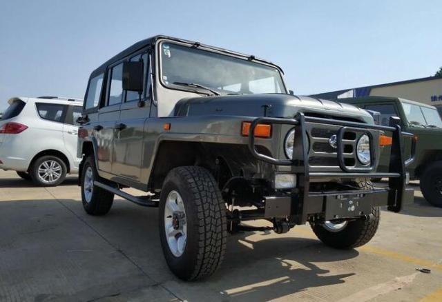 新款金刚灰北汽bj212亮相!外形帅到爆,比路虎卫士还霸气