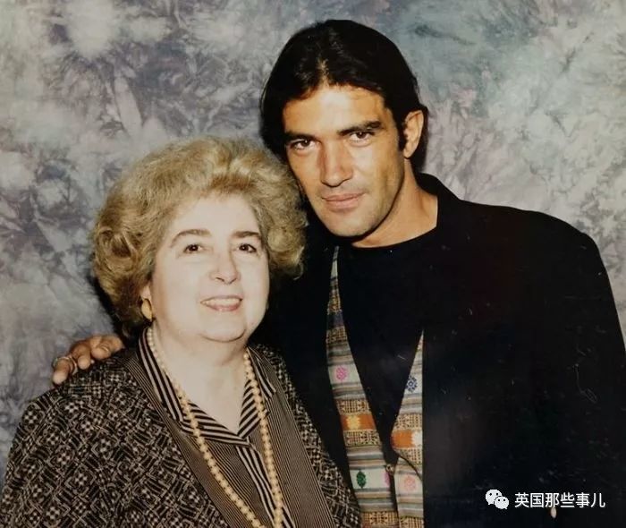 尼尔和小罗伯特·唐尼:汤姆·克鲁斯:凯特·温斯莱特:休·格兰特勰 